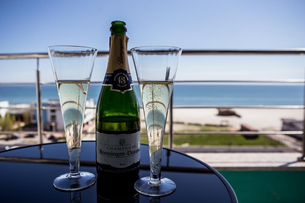 Oasis By The Sea - Summerland Apartment Mamaia Eksteriør bilde